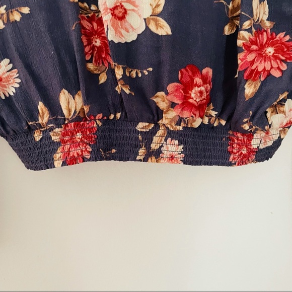 AMERICAN EAGLE Romantic Floral Long Sleeve V-Neck Blouse Top Size Medium - Picture 9 of 15